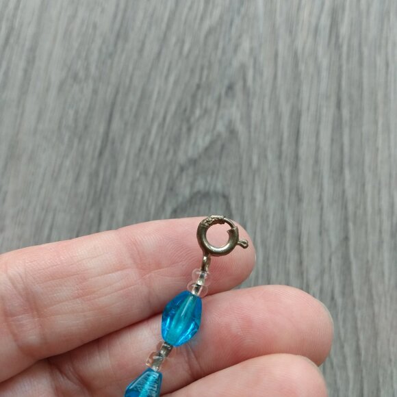 Vintage Blue Glass Beaded Necklace Made in Czechoslovakia Gold Tone Bead Caps - Picture 8 of 12